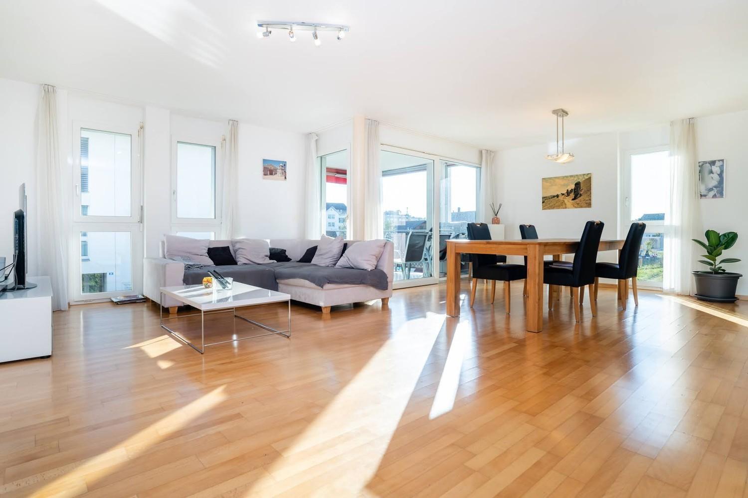 Vk - R - Zuerich Airport - Luxury - Home Stay - Raetschengaessli - קלוטן מראה חיצוני תמונה